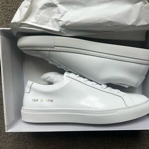 Common Projects Size 43